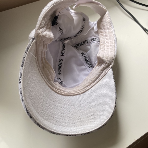 Vehements hat - Picture 2 of 3